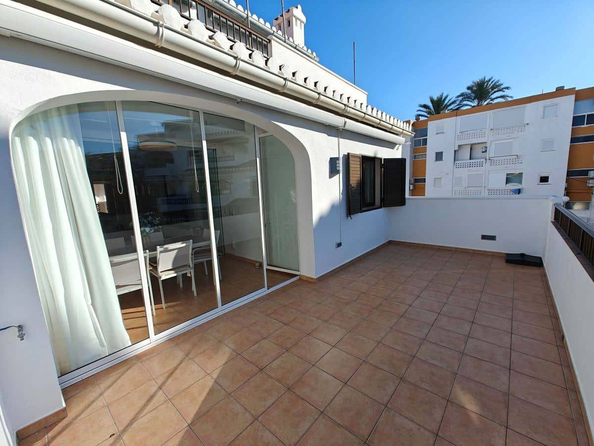 2 soveværelse Lejlighed til leje i Denia med swimmingpool garage - € 800 (Ref: 9348662)