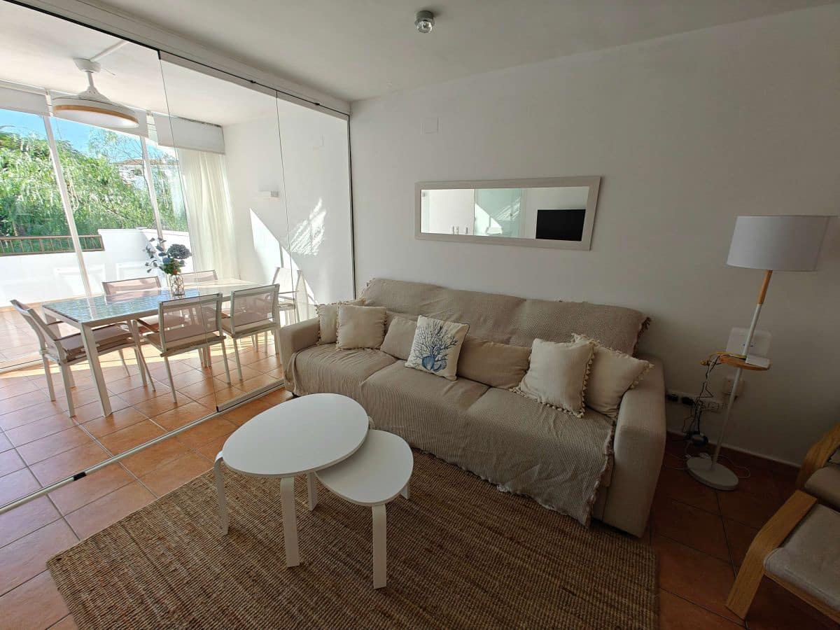 2 soveværelse Lejlighed til leje i Denia med swimmingpool garage - € 800 (Ref: 9348662)