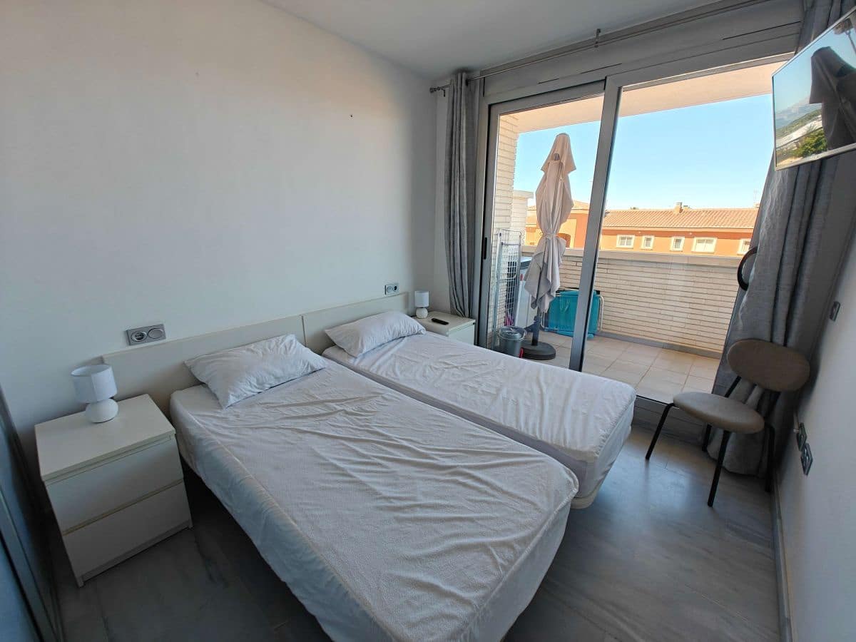 2 soverom Leilighet til leie i Denia med svømmebasseng garasje - € 830 (Ref: 9776886)