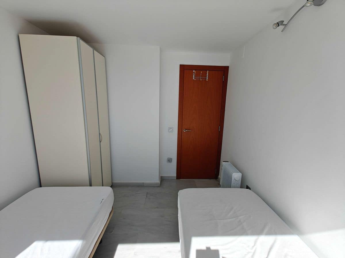 2 soverom Leilighet til leie i Denia med svømmebasseng garasje - € 830 (Ref: 9776886)