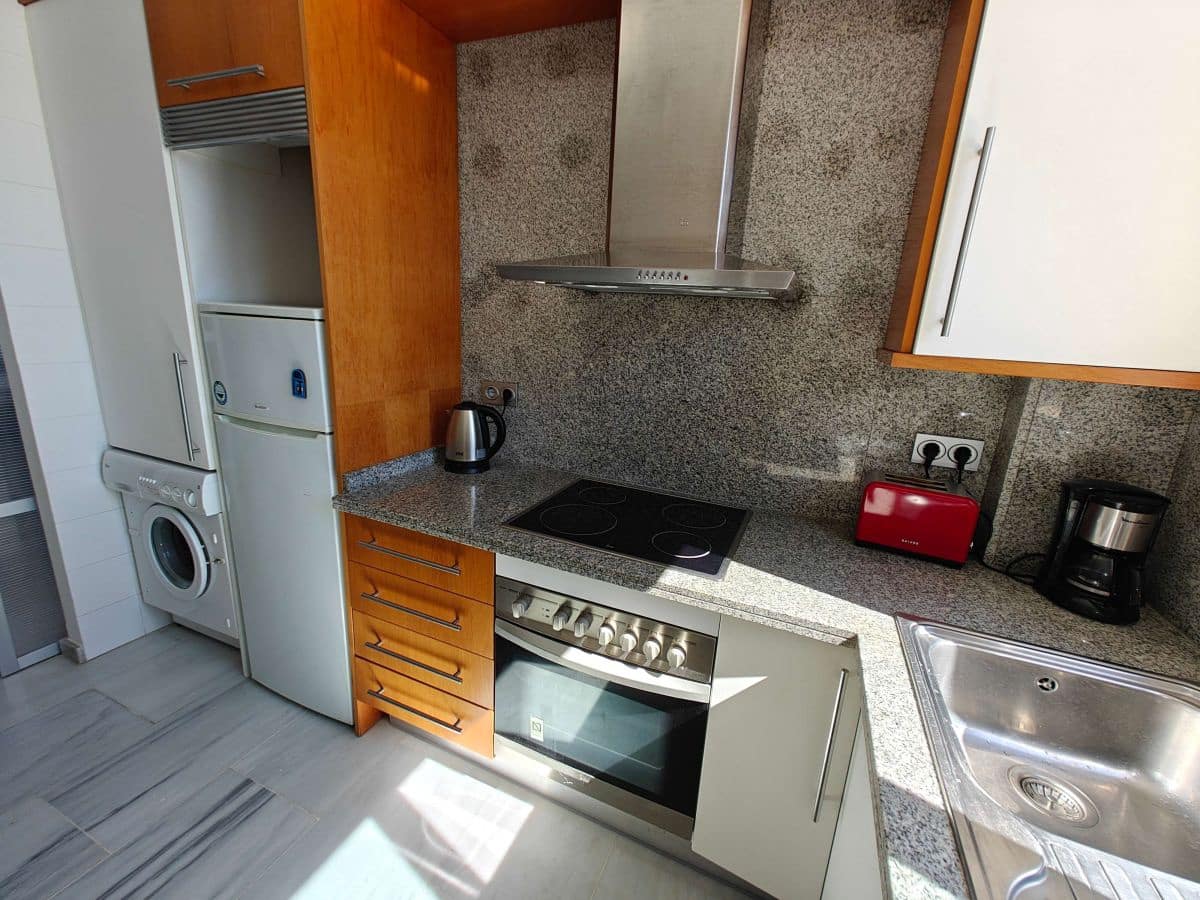 2 soverom Leilighet til leie i Denia med svømmebasseng garasje - € 830 (Ref: 9776886)