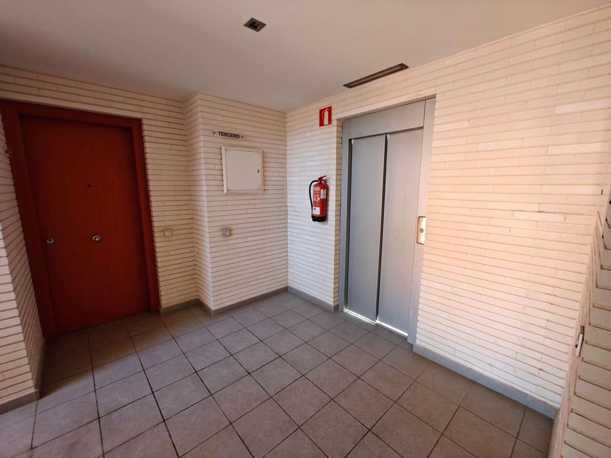 2 soverom Leilighet til leie i Denia med svømmebasseng garasje - € 830 (Ref: 9776886)
