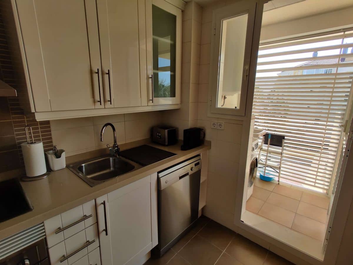 2 bedroom Apartment for rent in Denia with pool garage - € 990 (Ref: 9945066)