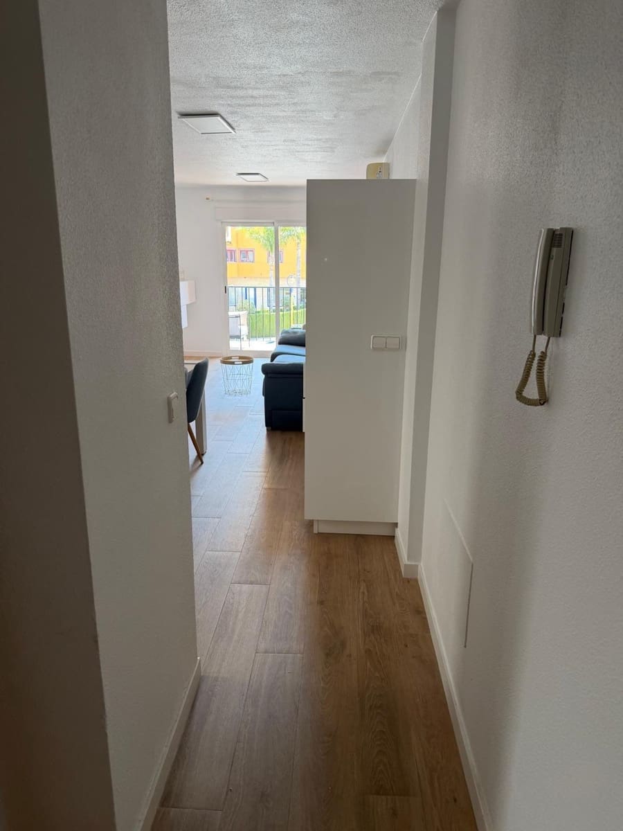 2 makuuhuone Huoneisto vuokrattavana paikassa Los Alcazares mukana uima-altaan - 1 200 € (Ref: 10031746)