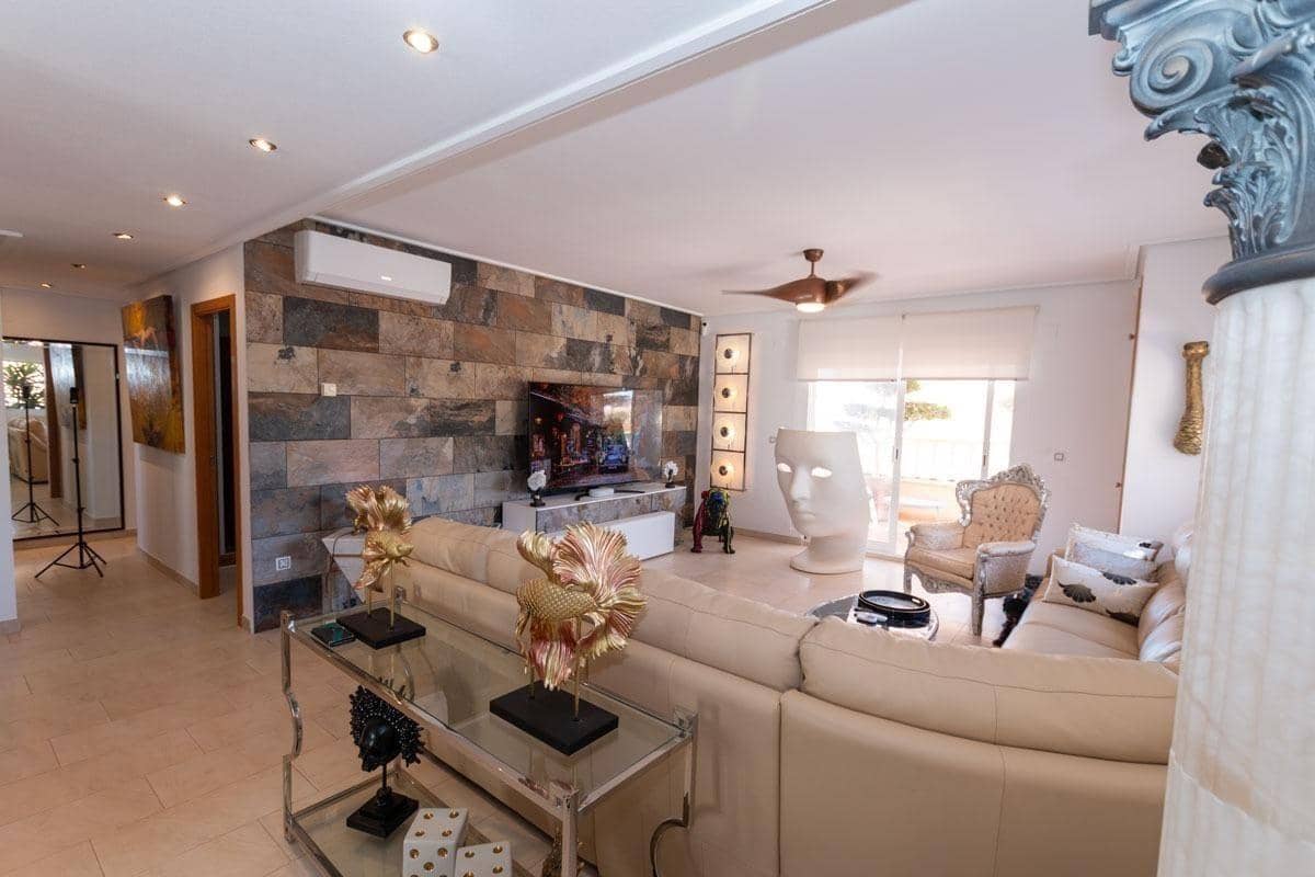 Chalet de 3 habitaciones en Orihuela Costa en venta con garaje - 395.000 € (Ref: 10089608)
