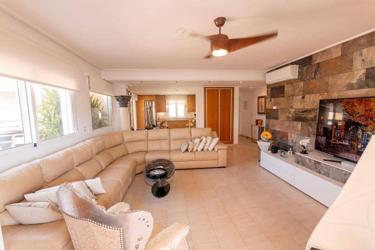 Chalet de 3 habitaciones en Orihuela Costa en venta con garaje - 395.000 € (Ref: 10089608)