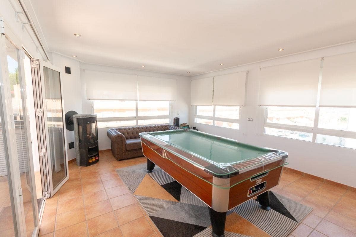 Chalet de 3 habitaciones en Orihuela Costa en venta con garaje - 395.000 € (Ref: 10089608)