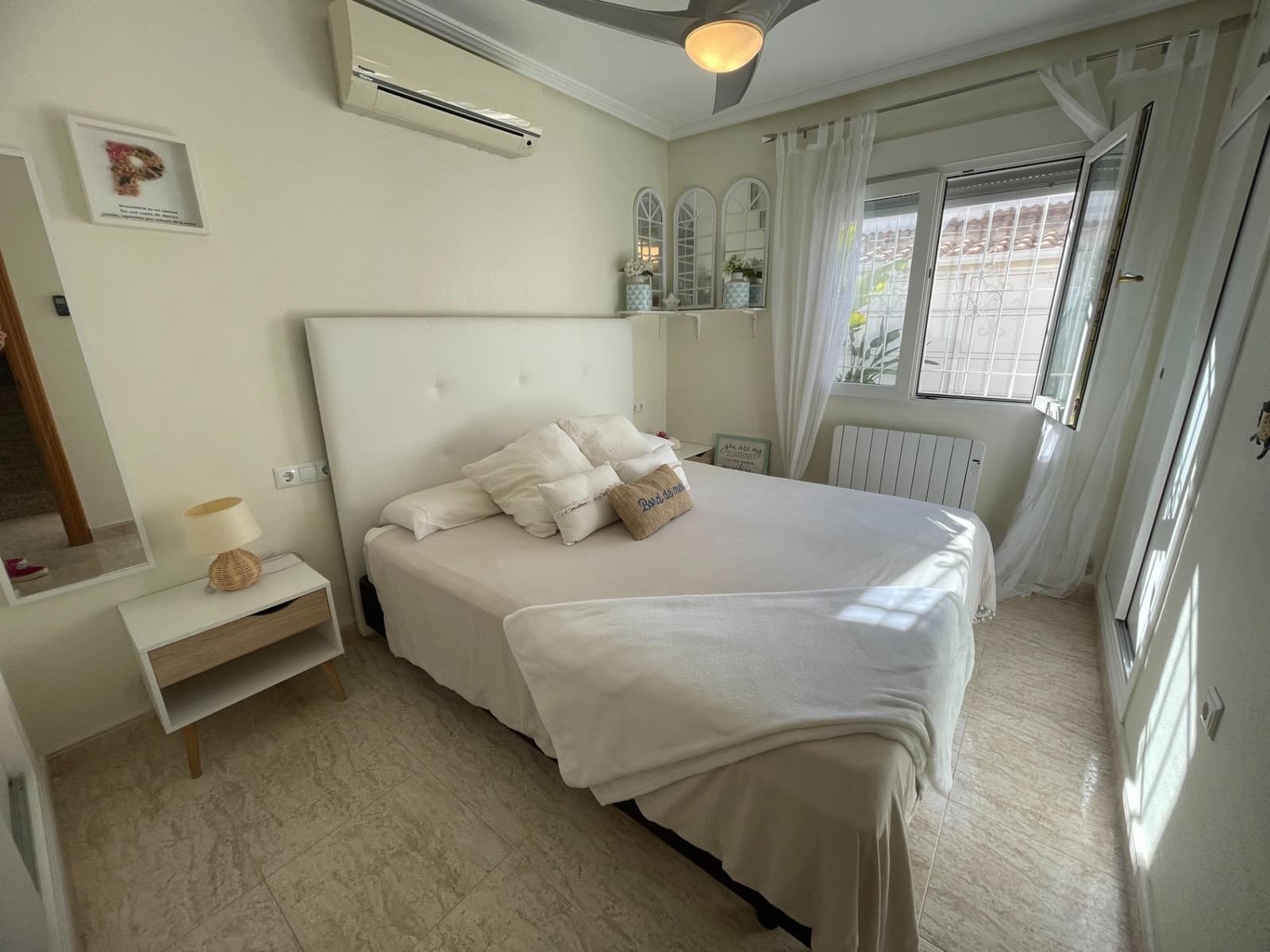 Apartamento de 3 habitaciones en Torre de la Horadada en venta - 355.000 € (Ref: 10090834)