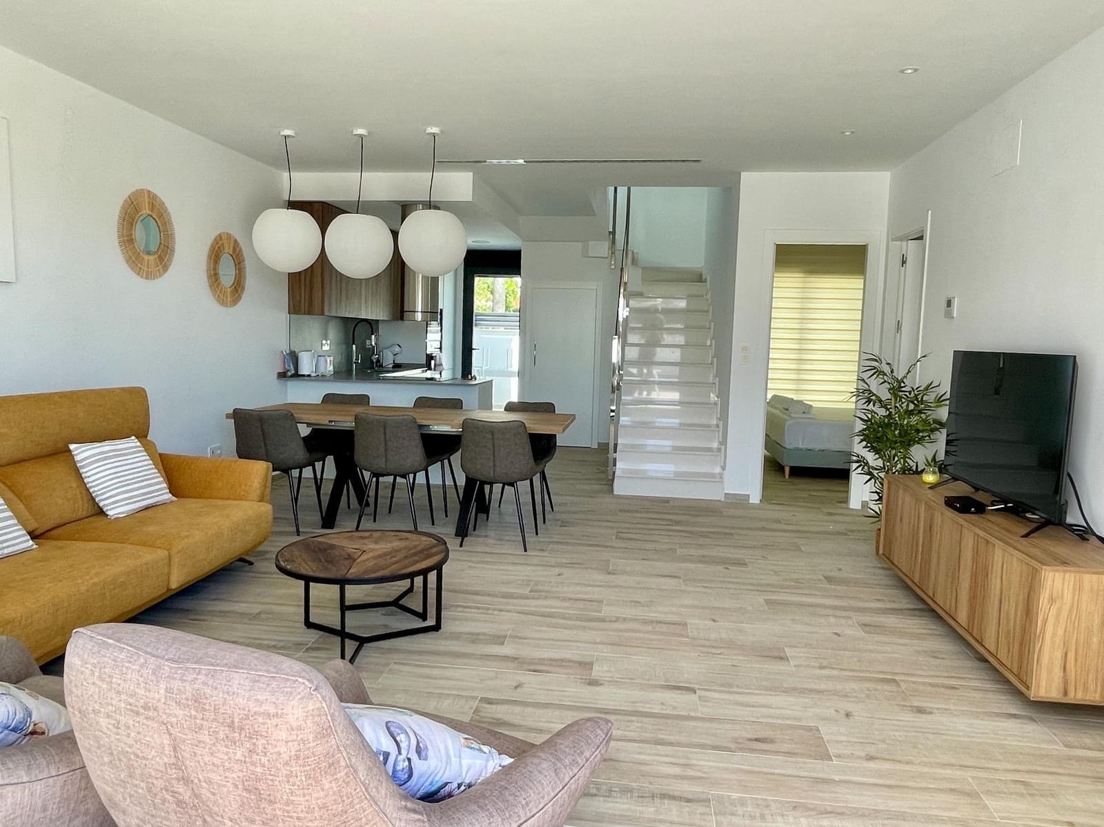 3 sypialnia Willa na sprzedaż w Guardamar del Segura z basenem garażem - 595 000 € (Ref: 10120051)
