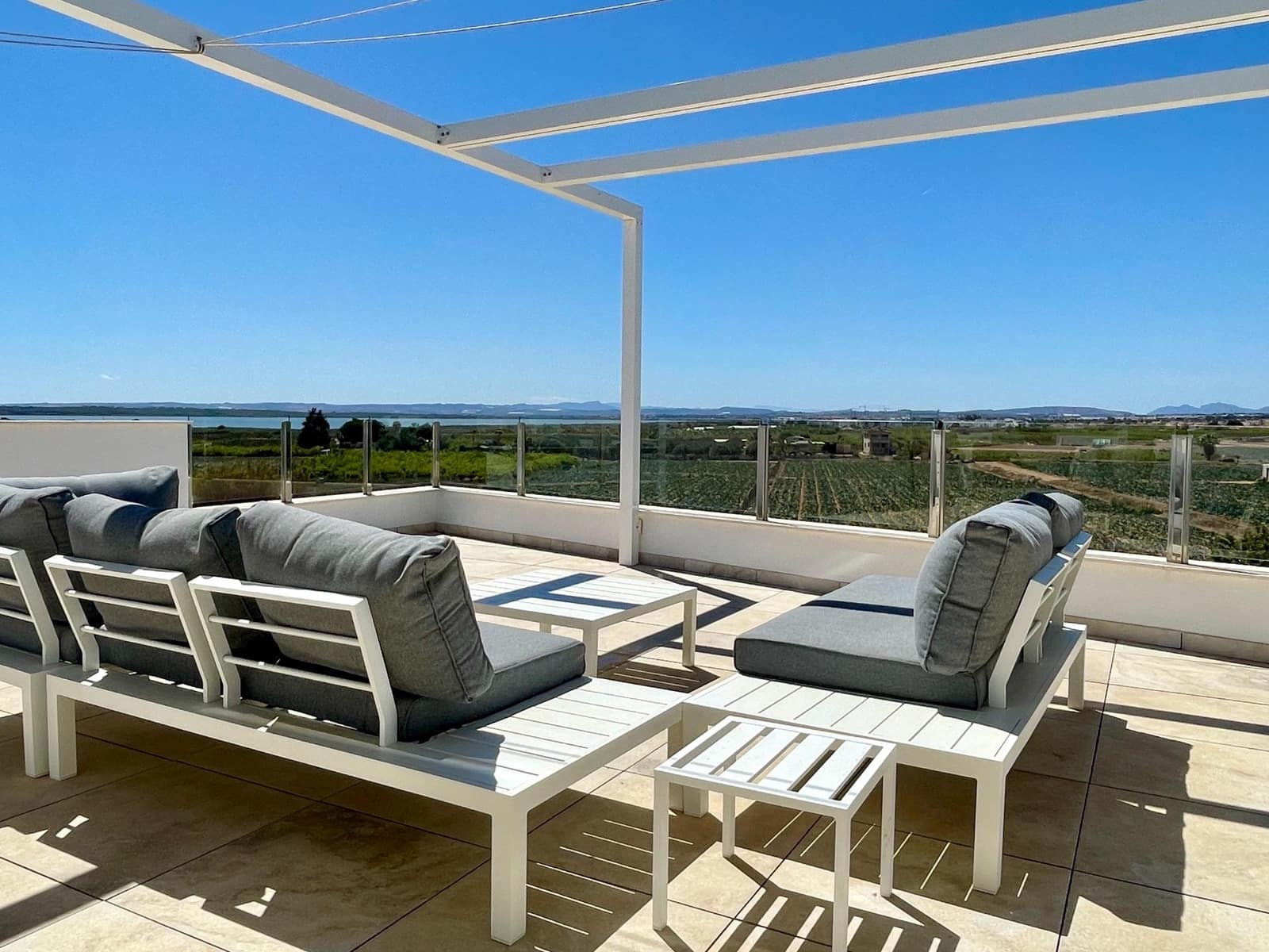 3 sypialnia Willa na sprzedaż w Guardamar del Segura z basenem garażem - 595 000 € (Ref: 10120051)