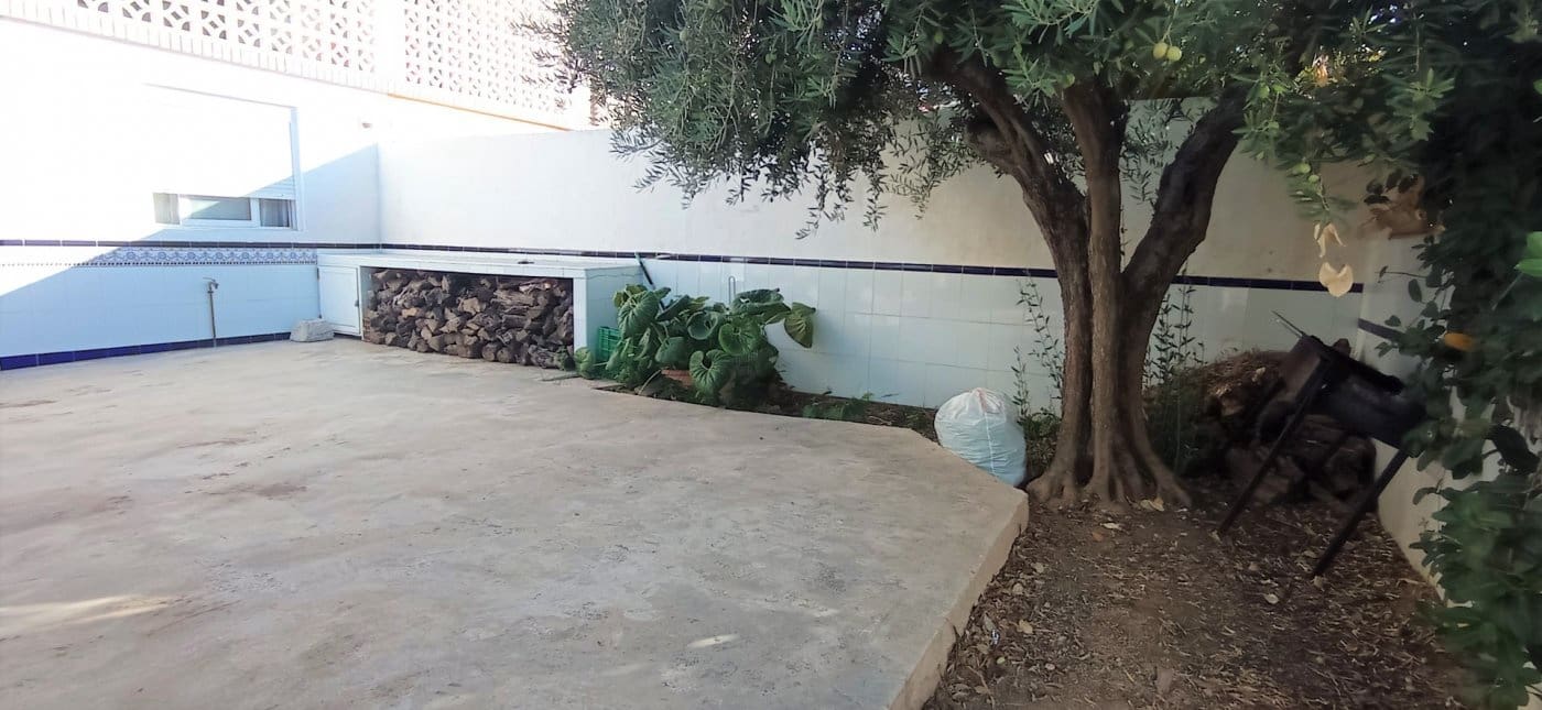 5 bedroom Villa for sale in Los Narejos with garage - € 305,000 (Ref: 7133653)