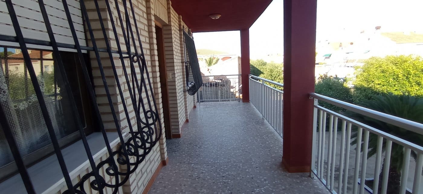 5 bedroom Villa for sale in Los Narejos with garage - € 305,000 (Ref: 7133653)