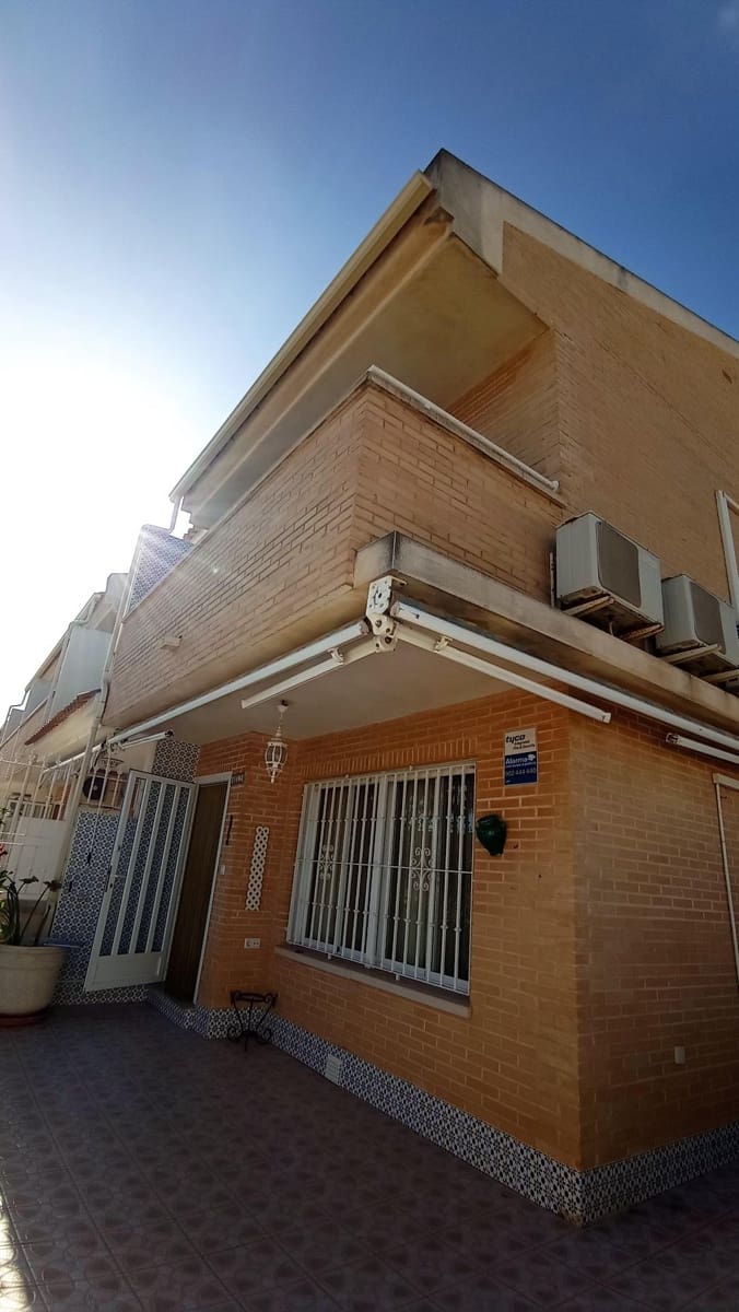 4 soverom Leilighet til leie i Los Narejos med garasje - € 750 (Ref: 7482151)