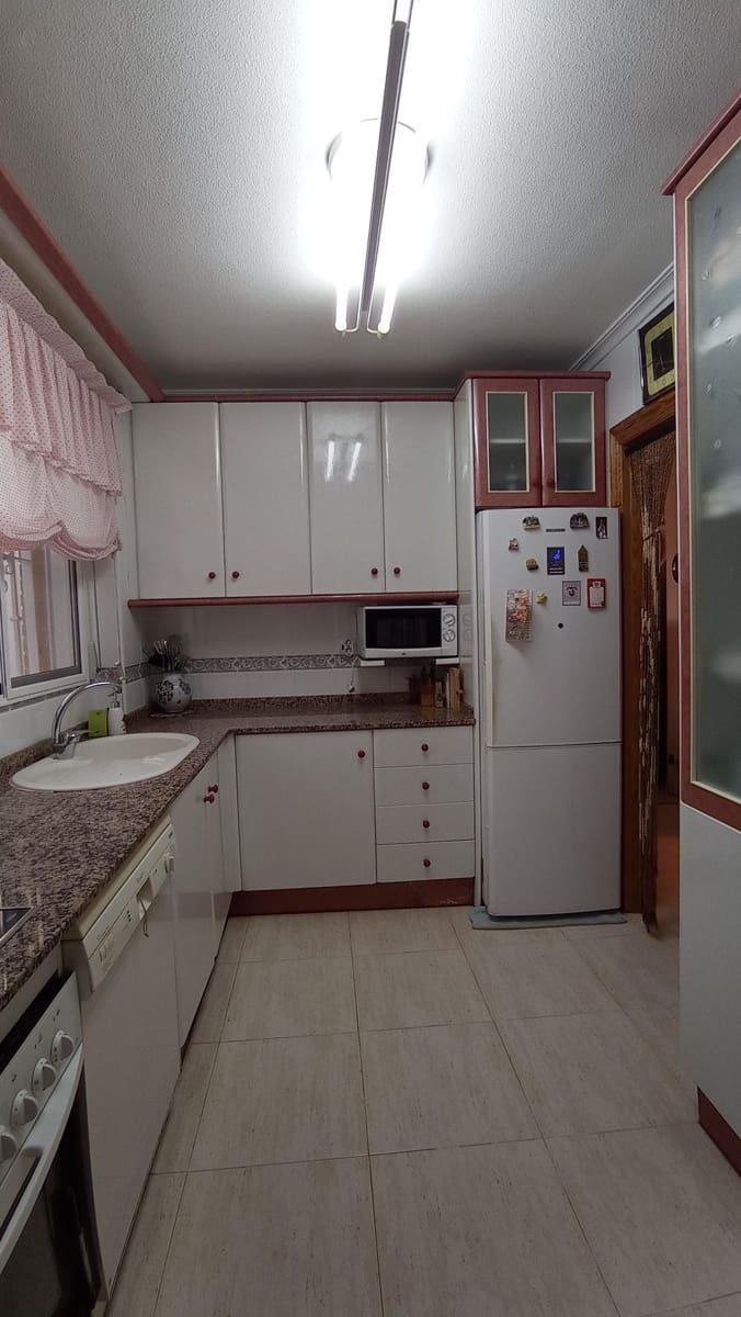 4 soverom Leilighet til leie i Los Narejos med garasje - € 750 (Ref: 7482151)