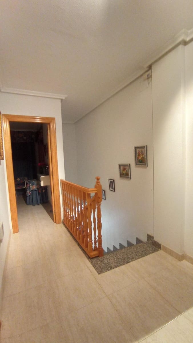 4 soverom Leilighet til leie i Los Narejos med garasje - € 750 (Ref: 7482151)