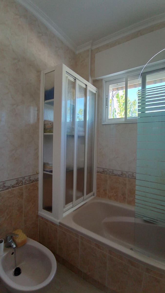 4 soverom Leilighet til leie i Los Narejos med garasje - € 750 (Ref: 7482151)