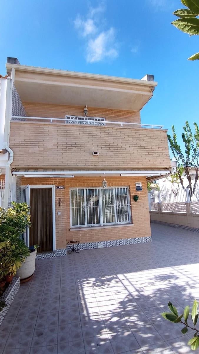 4 soverom Leilighet til leie i Los Narejos med garasje - € 750 (Ref: 7482151)