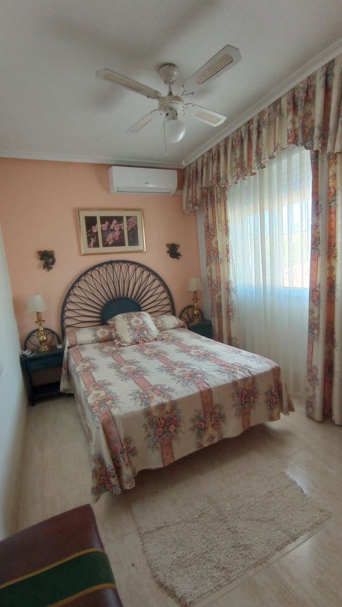 4 soverom Leilighet til leie i Los Narejos med garasje - € 750 (Ref: 7482151)