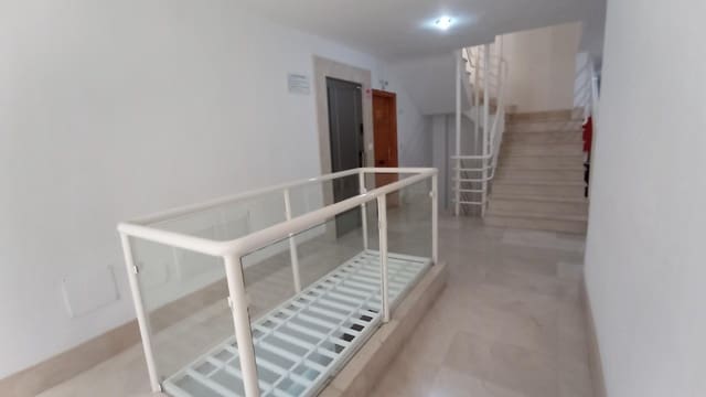 Office for sale in Centro, Los Alcázares - € 80,000 (Ref: 8426504)