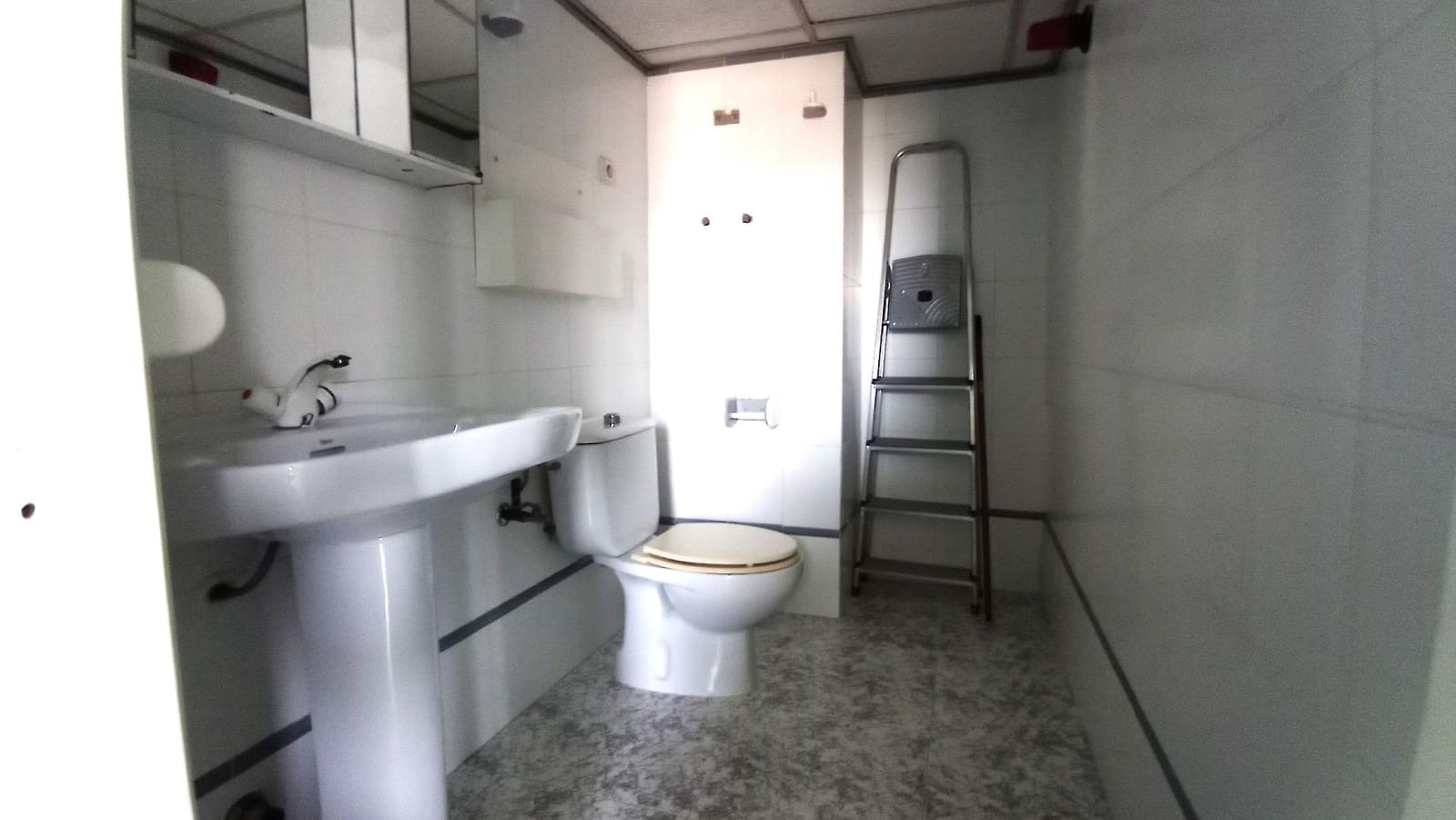 Kontor til salg i Los Alcazares - € 80.000 (Ref: 8426504)