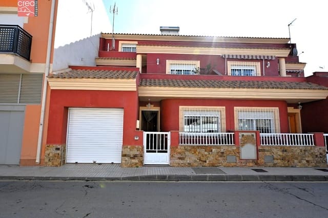 4 soveværelse Rækkehus til salg i Centro, Los Alcázares med garage - € 272.000 (Ref: 8834703)