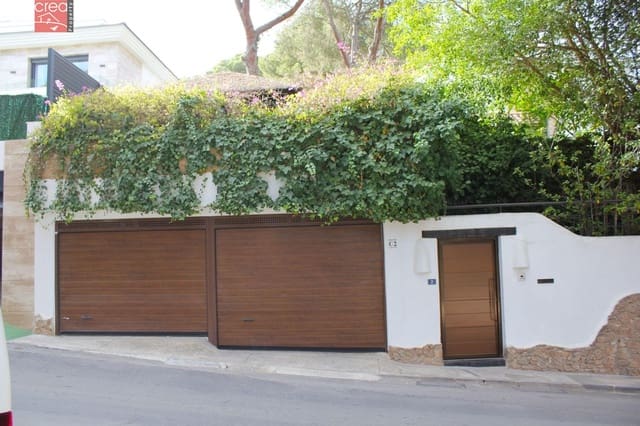 5 makuuhuone Huvila myytävänä paikassa Campoamor, Orihuela mukana uima-altaan 
autotalli - 1 100 000 € (Ref: 8874468)