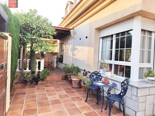 4 bedroom Villa for sale in Torre-Pacheco with garage - € 365,000 (Ref: 8988658)