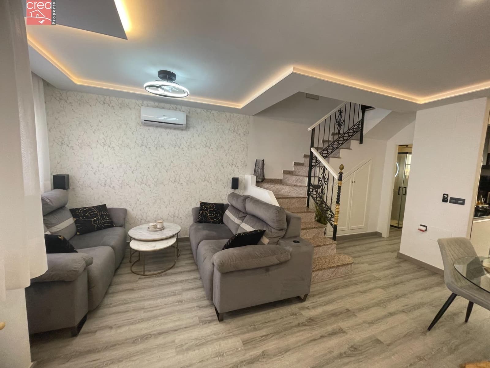 3 makuuhuone Rivitalo myytävänä paikassa Orihuela Costa mukana uima-altaan - 269 900 € (Ref: 9081692)