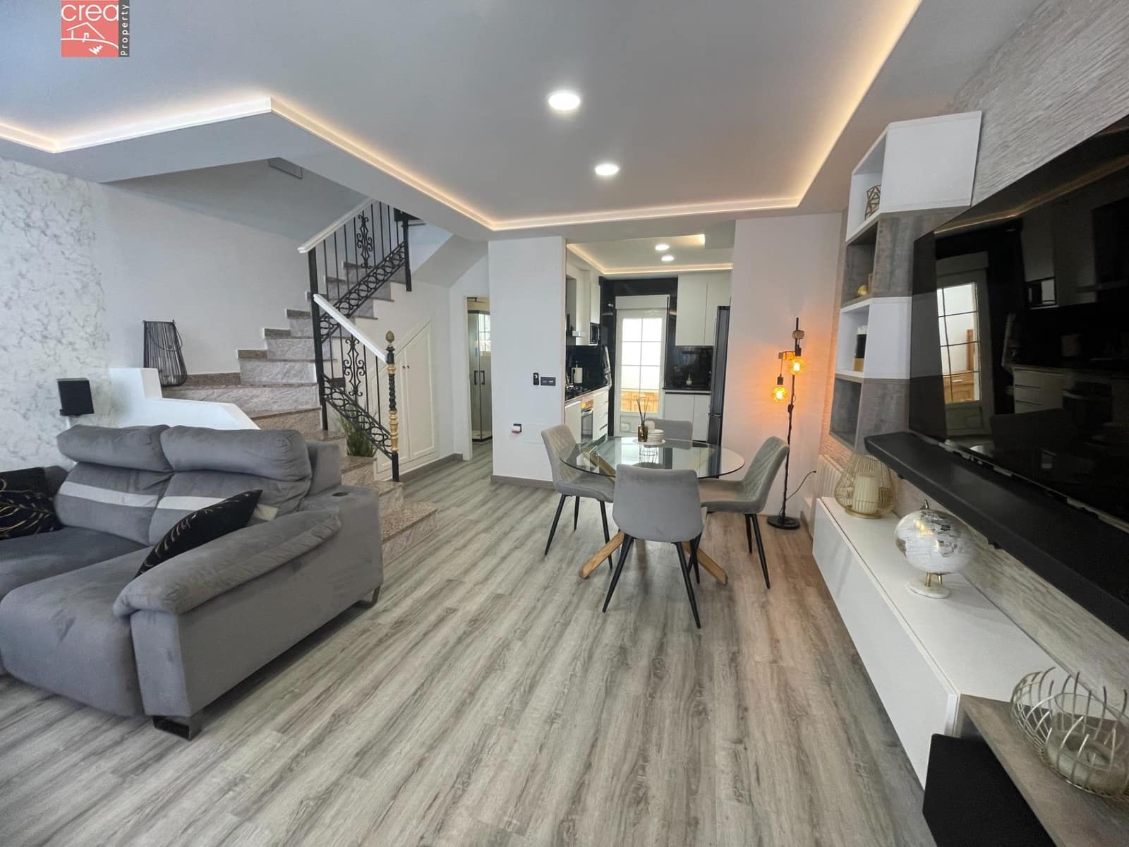 3 makuuhuone Rivitalo myytävänä paikassa Orihuela Costa mukana uima-altaan - 269 900 € (Ref: 9081692)