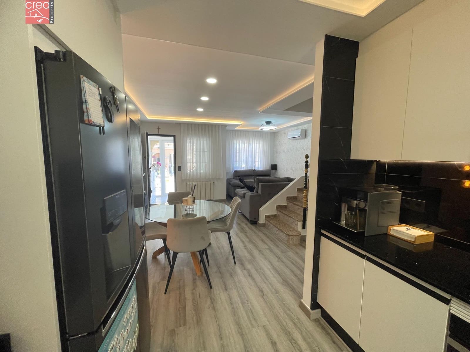 3 makuuhuone Rivitalo myytävänä paikassa Orihuela Costa mukana uima-altaan - 269 900 € (Ref: 9081692)