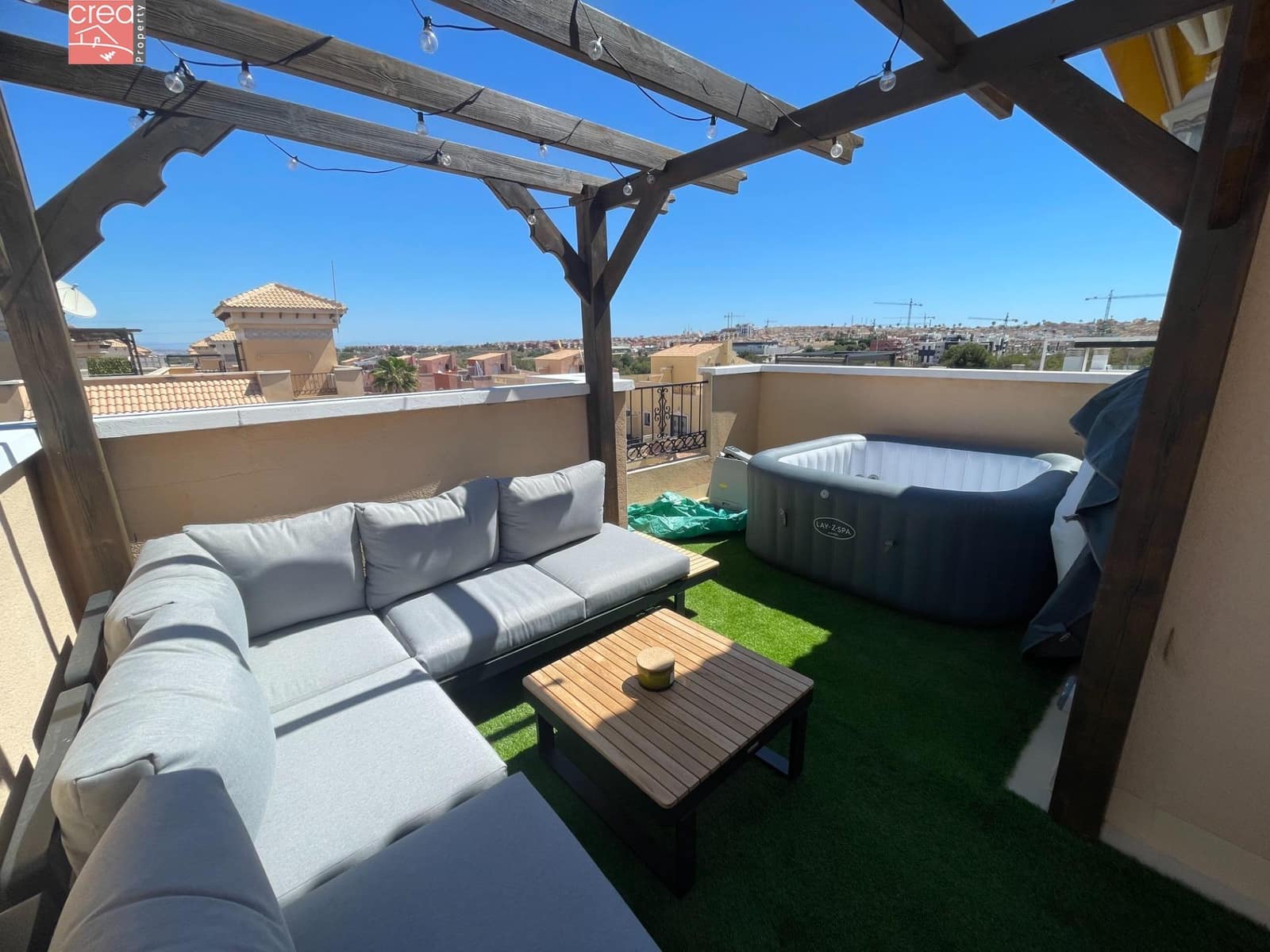 3 makuuhuone Rivitalo myytävänä paikassa Orihuela Costa mukana uima-altaan - 269 900 € (Ref: 9081692)