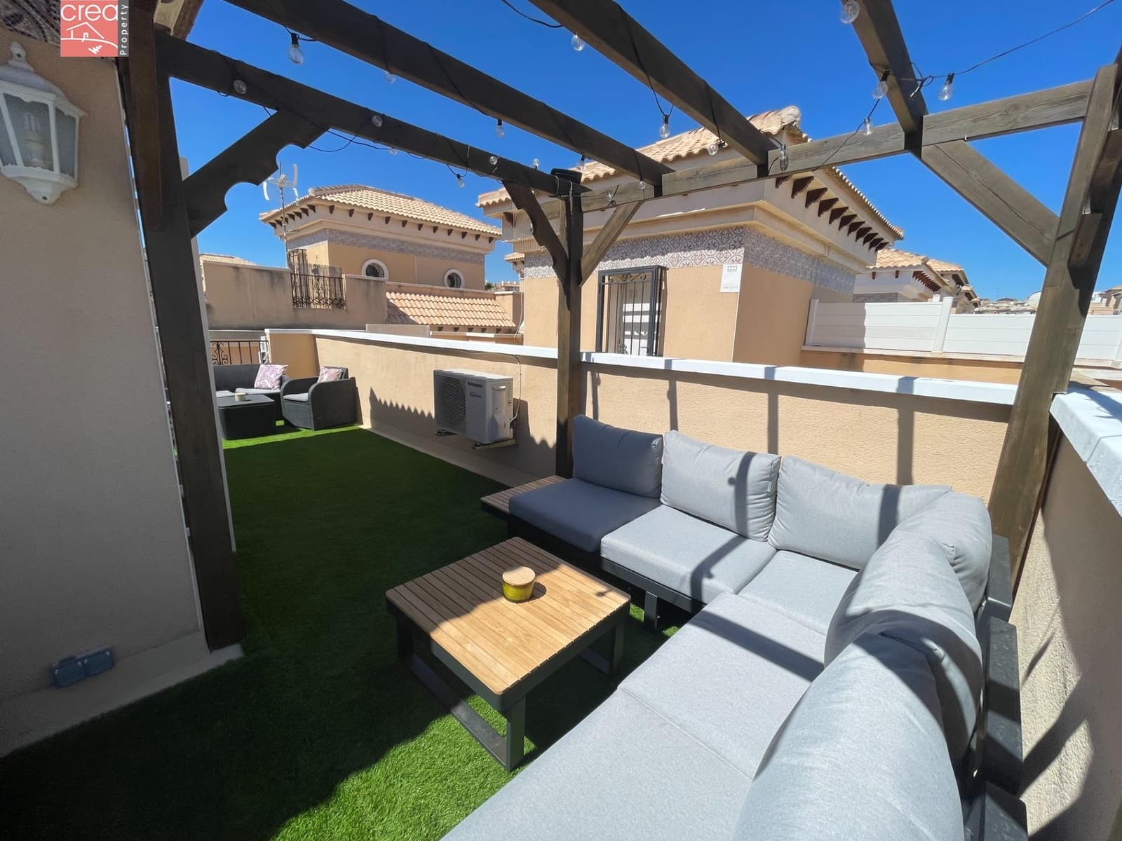 3 makuuhuone Rivitalo myytävänä paikassa Orihuela Costa mukana uima-altaan - 269 900 € (Ref: 9081692)