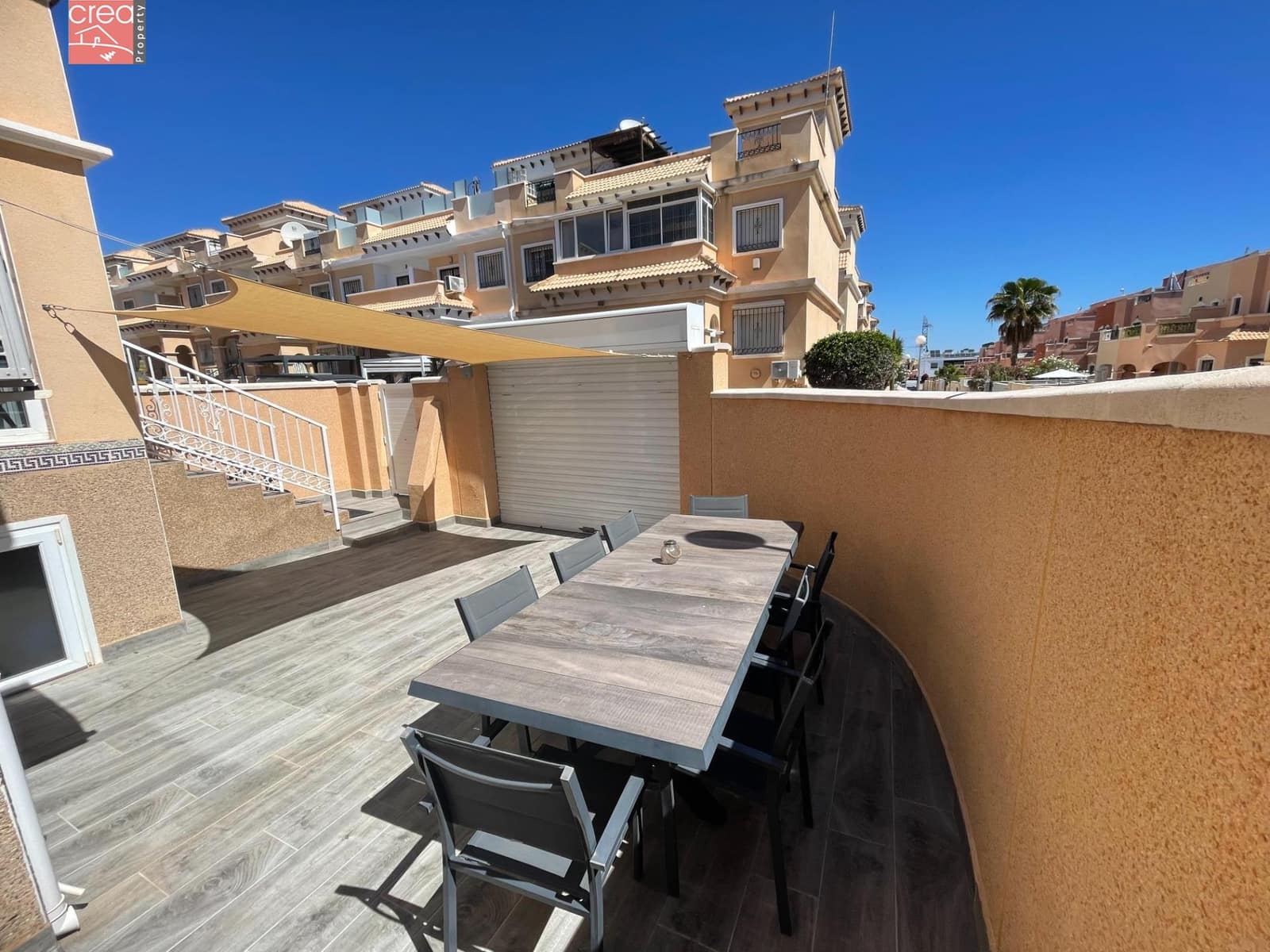 3 makuuhuone Rivitalo myytävänä paikassa Orihuela Costa mukana uima-altaan - 269 900 € (Ref: 9081692)