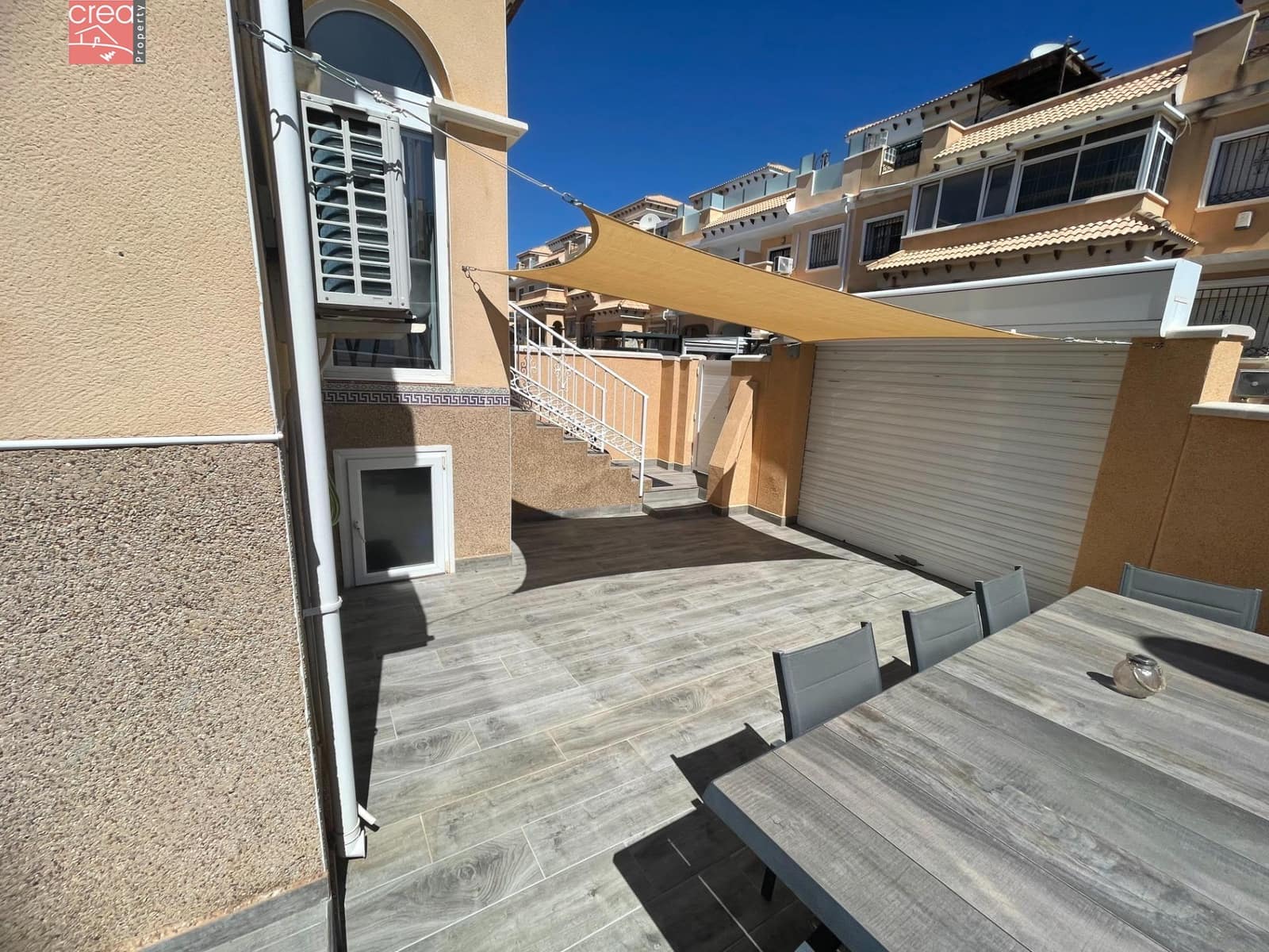 3 makuuhuone Rivitalo myytävänä paikassa Orihuela Costa mukana uima-altaan - 269 900 € (Ref: 9081692)