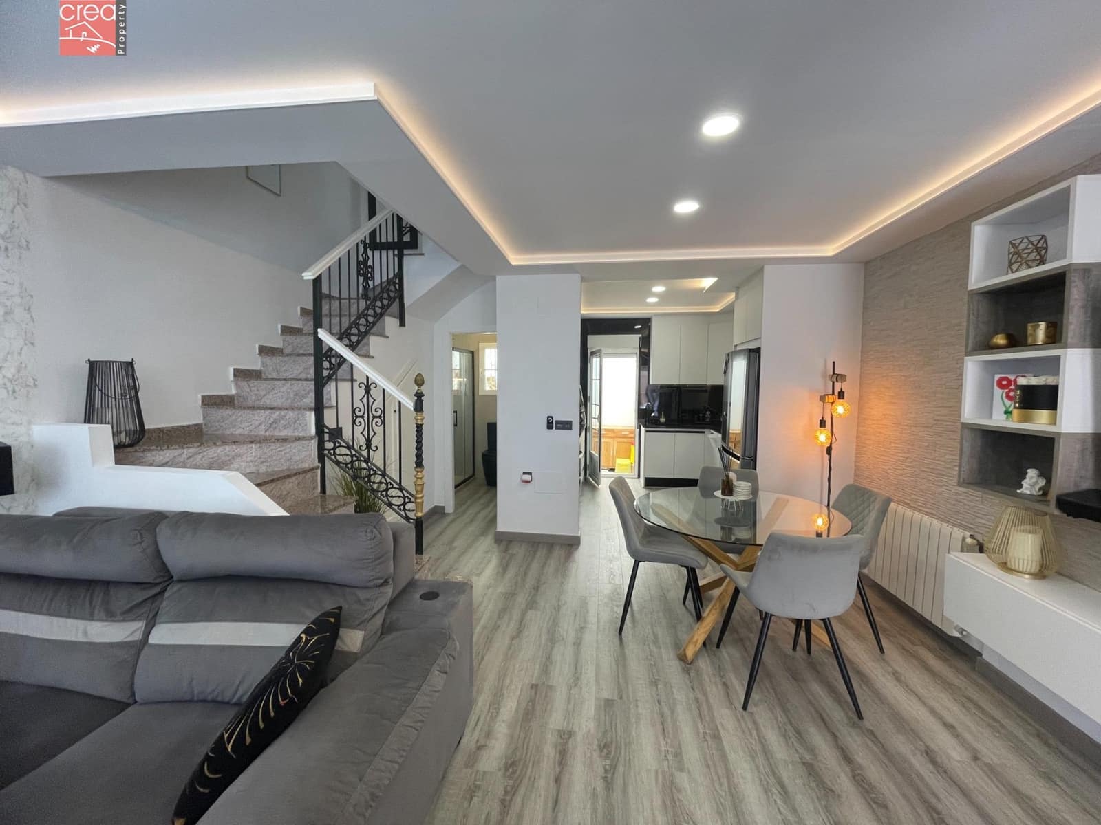 3 makuuhuone Rivitalo myytävänä paikassa Orihuela Costa mukana uima-altaan - 269 900 € (Ref: 9081692)