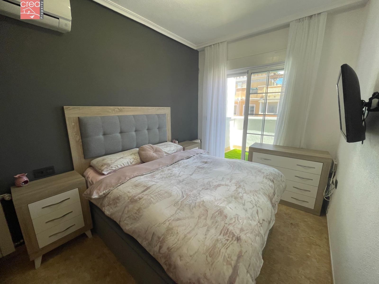 3 makuuhuone Rivitalo myytävänä paikassa Orihuela Costa mukana uima-altaan - 269 900 € (Ref: 9081692)