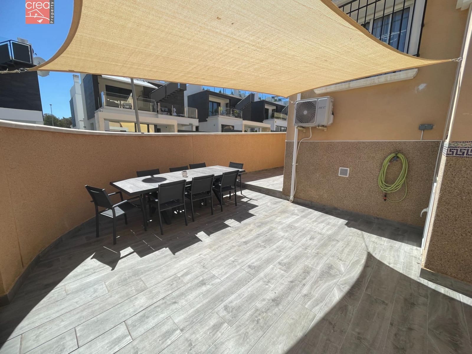 3 makuuhuone Rivitalo myytävänä paikassa Orihuela Costa mukana uima-altaan - 269 900 € (Ref: 9081692)