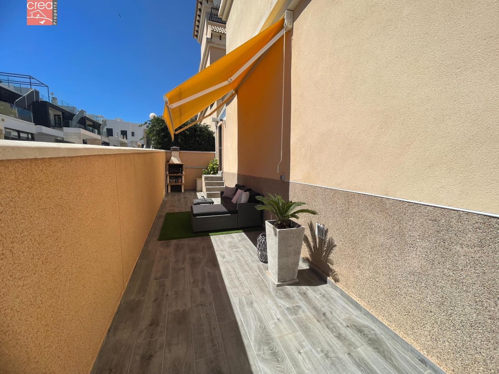 3 makuuhuone Rivitalo myytävänä paikassa Orihuela Costa mukana uima-altaan - 269 900 € (Ref: 9081692)