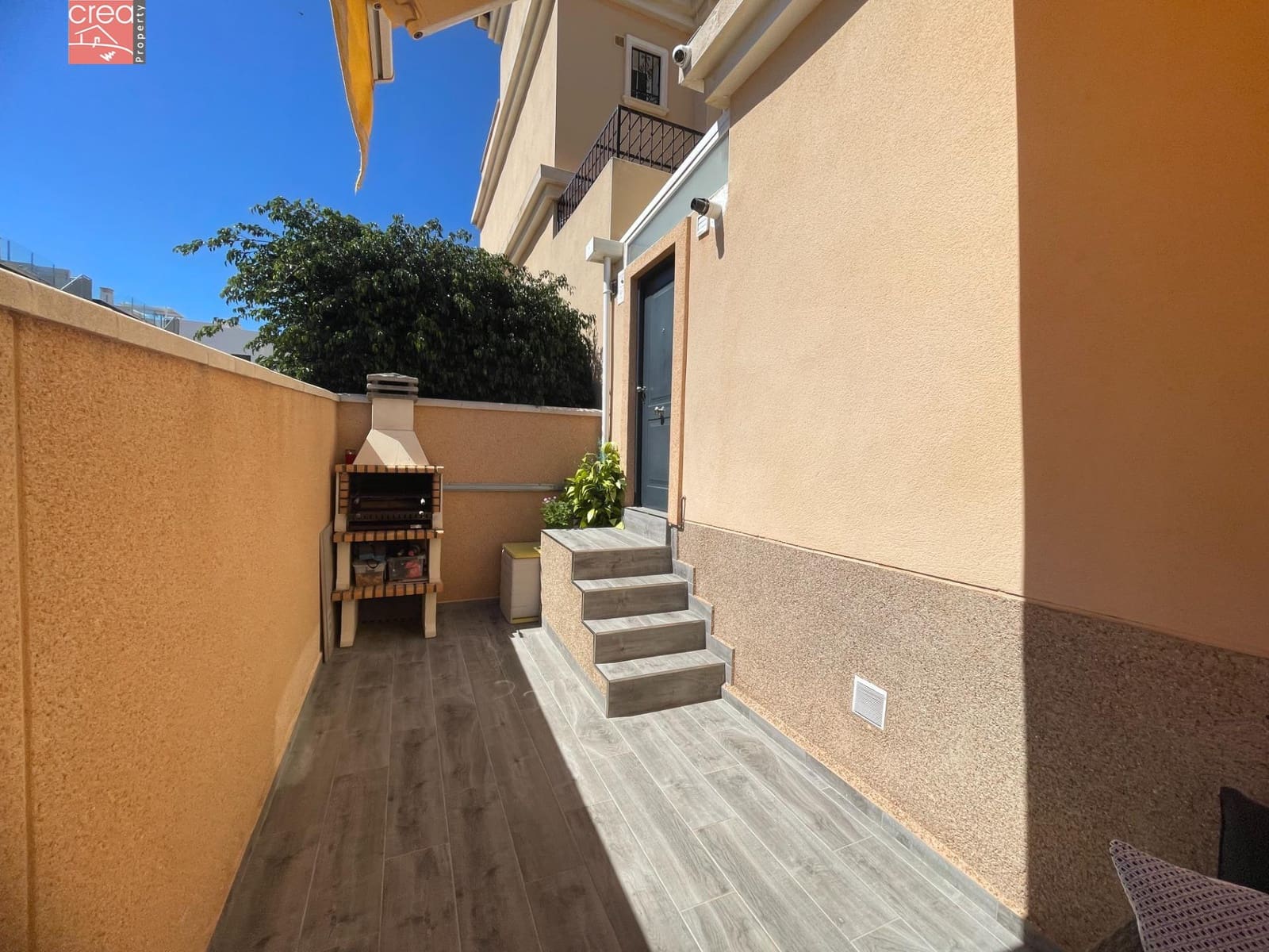 3 makuuhuone Rivitalo myytävänä paikassa Orihuela Costa mukana uima-altaan - 269 900 € (Ref: 9081692)