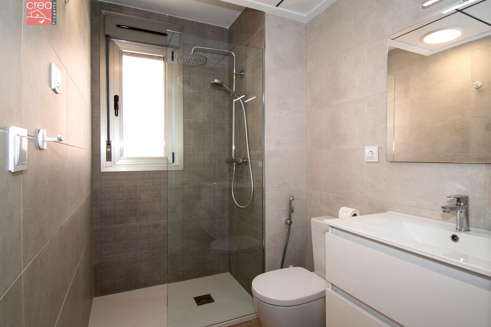 5 quarto Moradia para venda em Villamartin com piscina garagem - 579 900 € (Ref: 9081693)