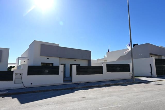 3 Zimmer Villa zu verkaufen in Pinar de Campoverde, Pilar de la Horadada mit Garage - 431.500 € (Ref: 9376739)