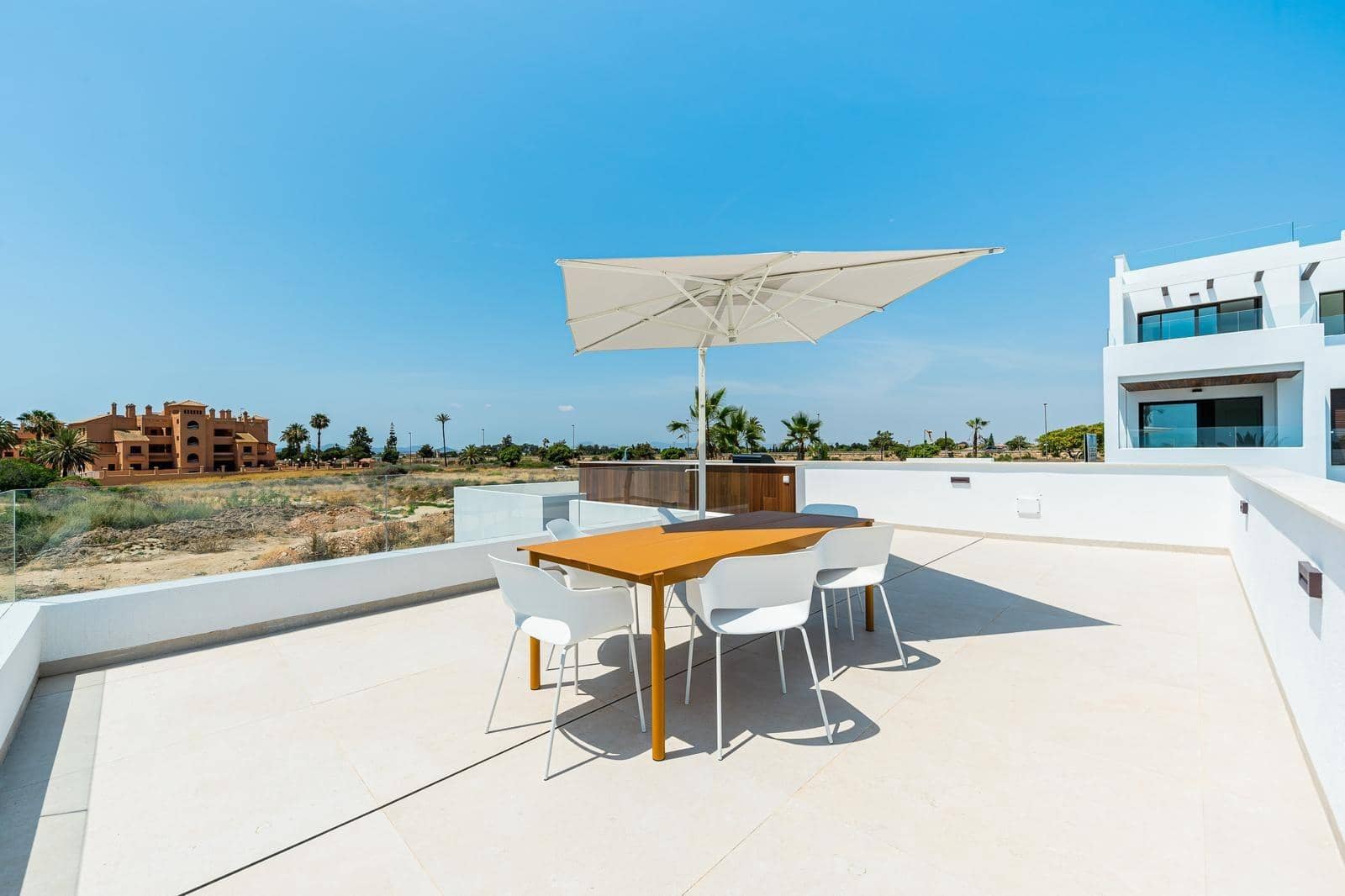 3 bedroom Flat for sale in Los Alcazares with garage - € 710,000 (Ref: 9376740)