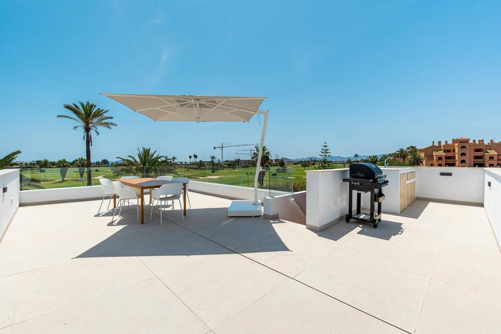 3 bedroom Flat for sale in Los Alcazares with garage - € 710,000 (Ref: 9376740)