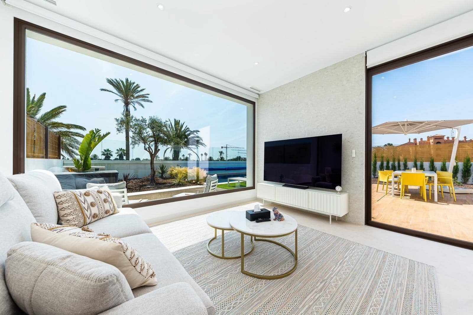 3 bedroom Flat for sale in Los Alcazares with garage - € 710,000 (Ref: 9376740)