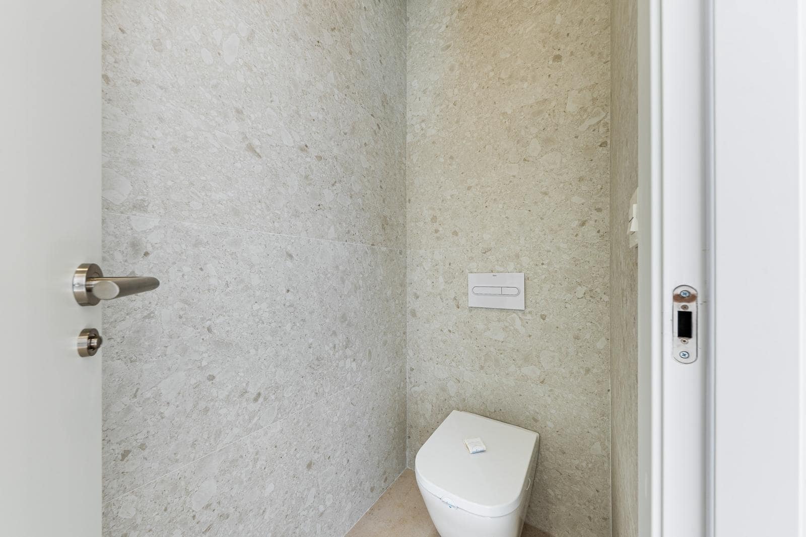 3 bedroom Flat for sale in Los Alcazares with garage - € 710,000 (Ref: 9376740)