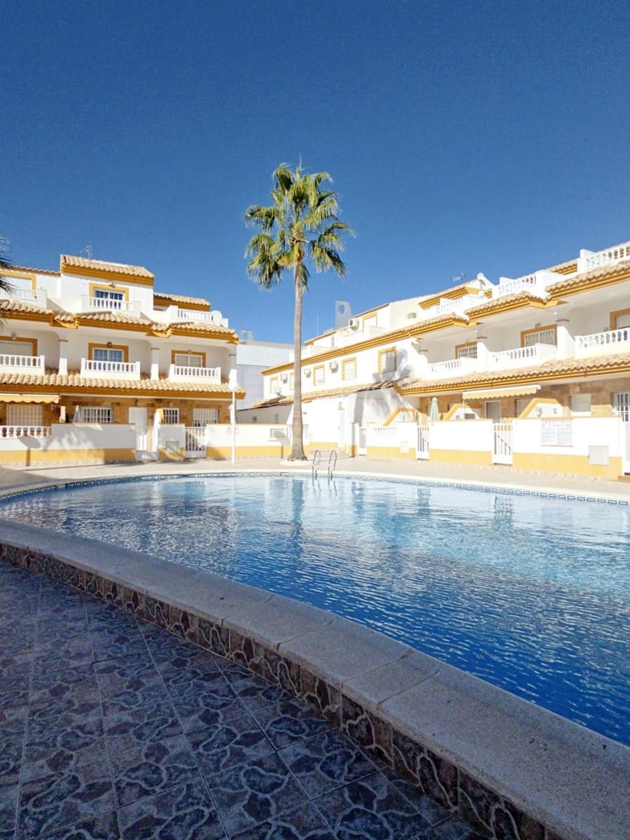 3 quarto Moradia em Banda para venda em Los Alcazares - 230 000 € (Ref: 9456478)