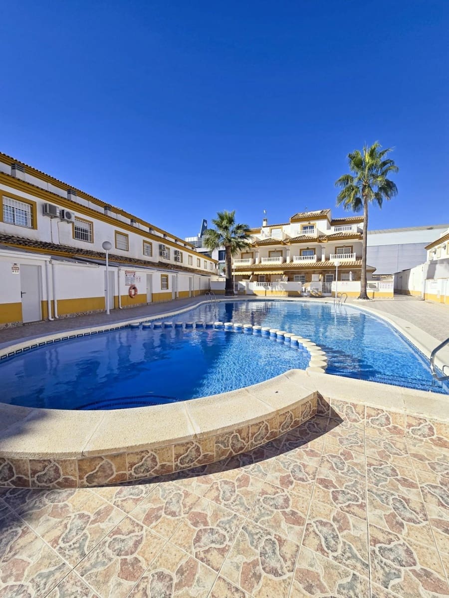 3 quarto Moradia em Banda para venda em Los Alcazares - 230 000 € (Ref: 9456478)