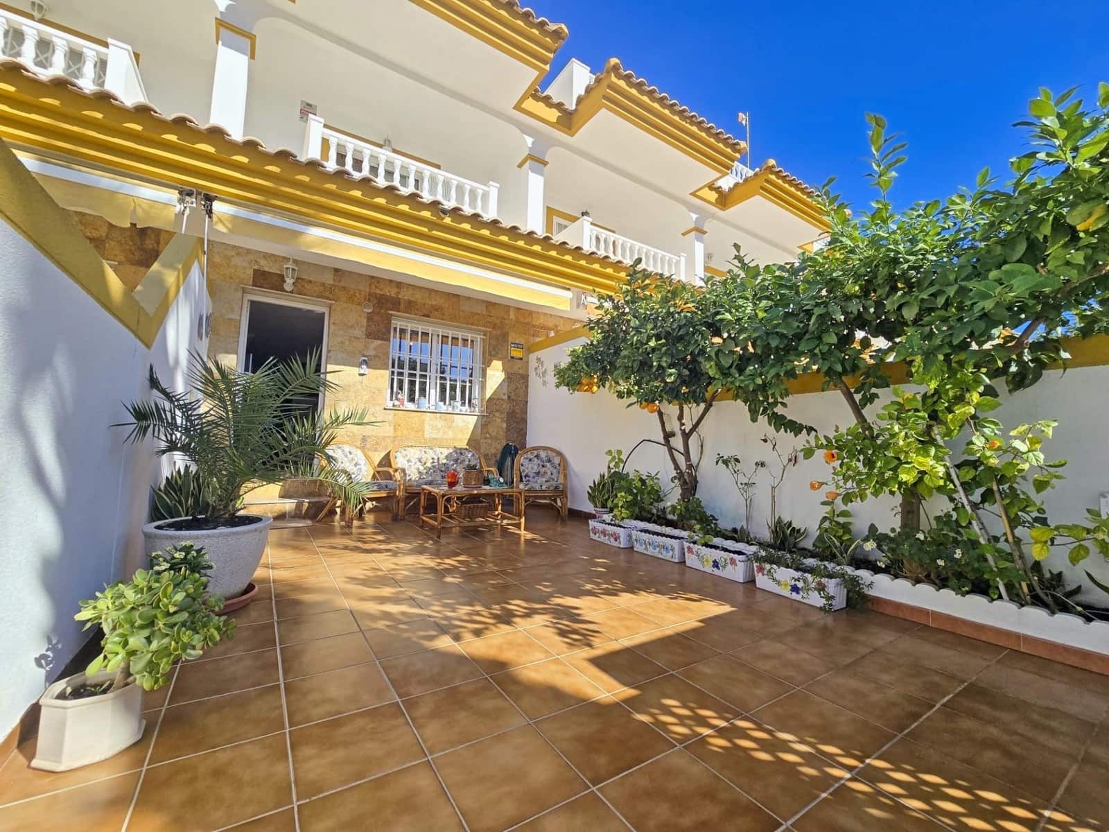 3 quarto Moradia em Banda para venda em Los Alcazares - 230 000 € (Ref: 9456478)