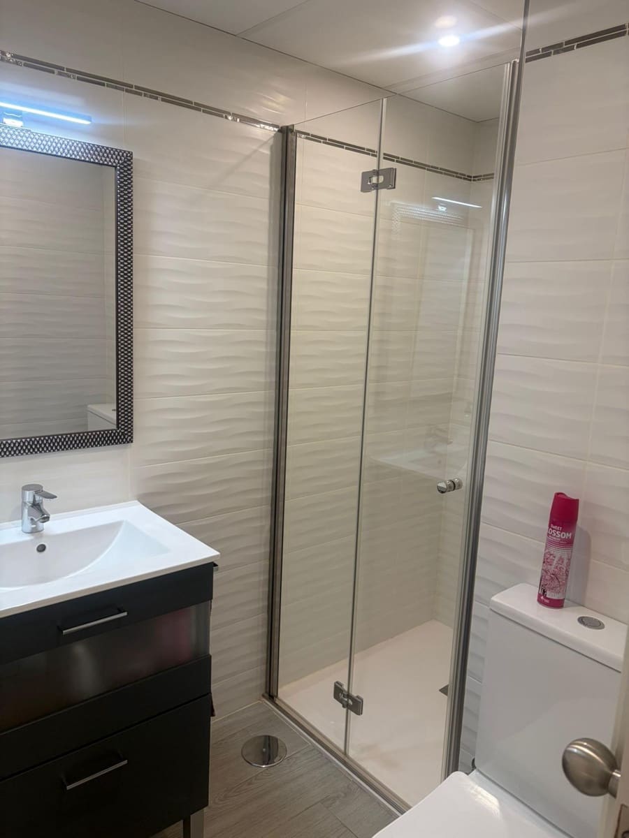 4 bedroom Apartment for sale in Los Alcazares - € 250,000 (Ref: 9502574)