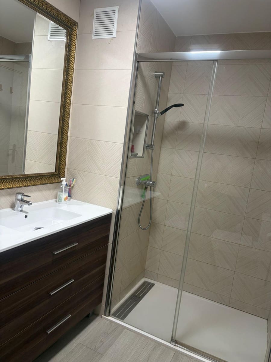 4 bedroom Apartment for sale in Los Alcazares - € 250,000 (Ref: 9502574)